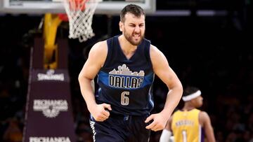 Andrew Bogut, durante un partido con los Dallas Mavericks