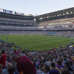 Real Madrid Legends with Ronaldo, Rául and Figo rolling back the years