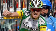 Floyd Landis celebra su victoria de etapa en Morzine.