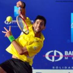 Hans Podlipnik cae en cuartos pero pasa a la final en dobles