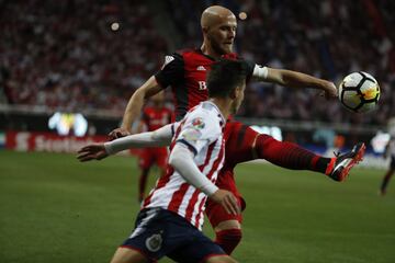 Título de Chivas causa locura en el Ángel de la Independencia