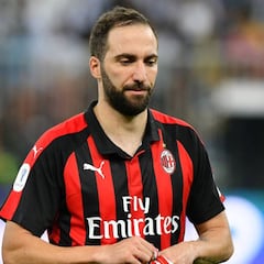 Los hinchas del Milan se burlan de Higuaín y le convierten en "Mr. Nutella"