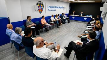 "El levantinismo merece una Fundaci¨®n m¨¢s democr¨¢tica"