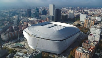 El estadio Santiago Bernabéu, favorito para la final, pero con problemas jurídicos por arreglar con FIFA.