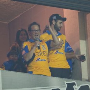 Rob Schneider estuvo presente en la final Tigres vs Pumas