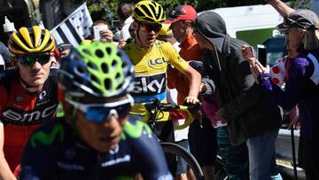 Nairo Quintana adelanta a Froome en el caos del Mont Ventoux.