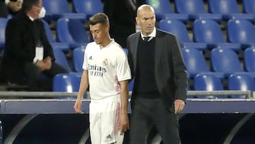 Blanco, junto a Zidane, en su debut en Getafe la jornada pasada.