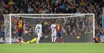 Jornada 12. BARCELONA-ESPANYOL 
Gol de Alexis. 1-0.