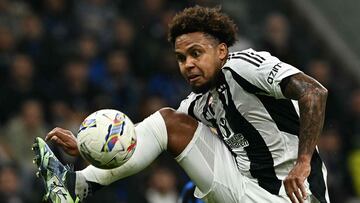 Juventus' American midfielder #16 Weston McKennie controls the ball during the Italian Serie A football match between Inter Milan and Juventus at San Siro stadium in Milan, on October 27, 2024. (Photo by Gabriel BOUYS / AFP)