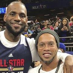 Ronaldinho se divierte en el NBA All Star con LeBron James