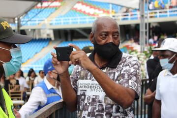 Cientos de seguidores de Freddy Rincón acudieron al Pascual Guerrero para despedir y homenajear al Coloso de Buenaventura.