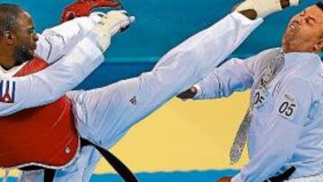 Patada de Matos al árbitro.