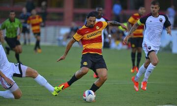 Amauri fichó por los Fort Lauderdale Strikers en agosto y, a pesar de solo participar en 13 partidos, anotó cinco goles. Su mejor noche con los Strikers fue ante el Otatwa Fury donde anotó un golazo de chilena. 