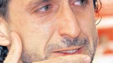 <b>EMOTIVA DESPEDIDA. </b>Pablo Alfaro no pudo aguantar las lágrimas en su despedida oficial.