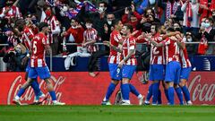 Los futbolistas del Atl&eacute;tico celebran el 1-0 al Rayo Vallecano.