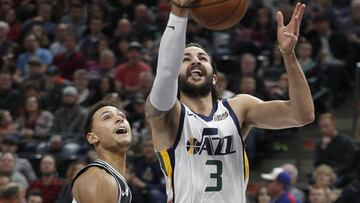 Ricky Rubio penetras ante Bryn Forbes.