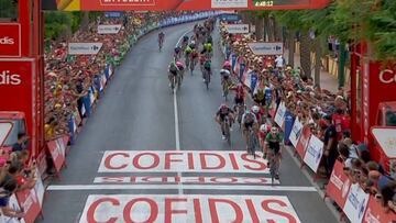 Resumen y resultado de la tercera etapa de la Vuelta: Viviani se impone al sprint
