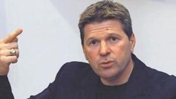 <b>INDIGNADO. </b>Piterman está muy enfadado con lo que Álvarez Izquierdo le dijo a sus jugadores.