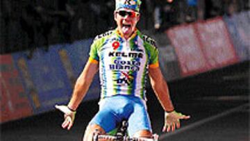 <b>DOBLETE.</B> Aitor González ganó con el Kelme dos etapas del Giro 2002: la 8ª en Orvieto (foto) y la 19ª en Brianza.