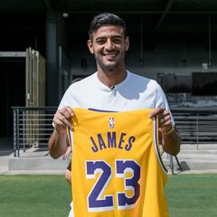 Carlos Vela, el futbolista que prefirió al basquetbol