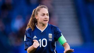 Estefanía Banini con Argentina.