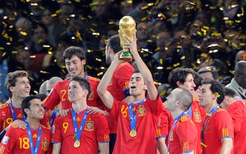 El 11 de julio de 2010 se proclamó campeón de la Copa Mundial de Fútbol de 2010 celebrada en Sudáfrica. Sergio Busquets jugó los 120 minutos de la final en la que la selección de fútbol de España convirtiéndose en uno de los pilares de 'La Roja'.