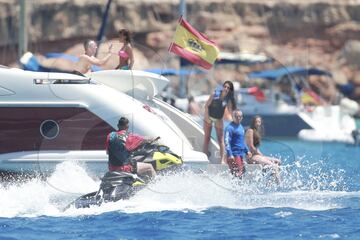 Theo Hernández is currently enjoying a post-season break on the Spanish island of Ibiza with his girlfriend, Adriana Pozueco.