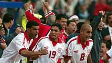 <b>HISTORIA.</B> Los jugadores de Túnez han entrado en la historia al ganar la primera Copa de África para su país.