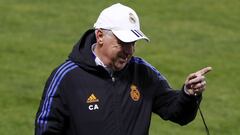 Carlo Ancelotti, en el entrenamiento previo al Sheriff-Real Madrid de Champions.