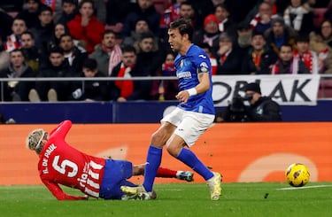 Pisotón de Jaime Mata a Rodrigto de Paul.