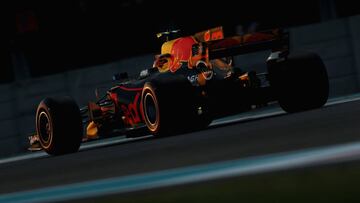 ABU DHABI, UNITED ARAB EMIRATES - NOVEMBER 24: Max Verstappen of the Netherlands driving the (33) Red Bull Racing Red Bull-TAG Heuer RB13 TAG Heuer on track during practice for the Abu Dhabi Formula One Grand Prix at Yas Marina Circuit on November 24, 2017 in Abu Dhabi, United Arab Emirates.  (Photo by Mark Thompson/Getty Images)