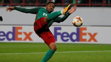 Soccer Football - Europa League - Lokomotiv Moscow vs FC Sheriff Tiraspol - Lokomotiv Stadium, Moscow, Russia - November 2, 2017   Lokomotiv Moscow&rsquo;s Jefferson Farfan in action           REUTERS/Maxim Shemetov