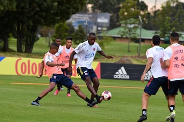 En la sede de la Federación Colombiana de Fútbol, en Bogotá, los convocados por Reinaldo Rueda para el morfociclo de la Selección Colombia tuvieron su primer día de entrenamiento. 