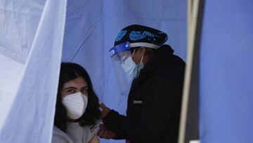 Curva y mapa de casos, contagios y muertes por región en Chile, hoy, jueves 4 de julio