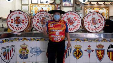 Se jubila 'Manolo el del bombo' por la crisis