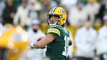 GREEN BAY, WISCONSIN - NOVEMBER 24: Jordan Love #10 of the Green Bay Packers looks to pass against the San Francisco 49ers during the first half at Lambeau Field on November 24, 2024 in Green Bay, Wisconsin. Stacy Revere/Getty Images/AFP (Photo by Stacy Revere / GETTY IMAGES NORTH AMERICA / Getty Images via AFP)