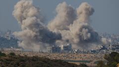 Smoke rises in Gaza  following an Israeli strike, after a temporary truce between Israel and the Palestinian Islamist group Hamas expired, as seen from southern Israel, December 1, 2023. REUTERS/Alexander Ermochenko