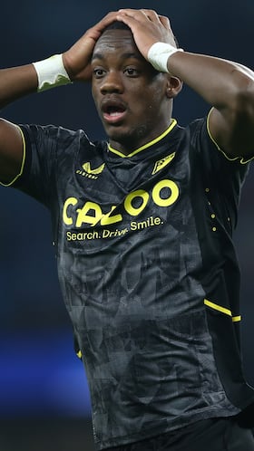 Manchester (United Kingdom), 12/02/2023.- Aston Villa's Jhon Duran reacts during the English Premier League soccer match between Manchester City and Aston Villa in Manchester, Britain, 12 February 2023. (Reino Unido) EFE/EPA/Adam Vaughan EDITORIAL USE ONLY. No use with unauthorized audio, video, data, fixture lists, club/league logos or 'live' services. Online in-match use limited to 120 images, no video emulation. No use in betting, games or single club/league/player publications