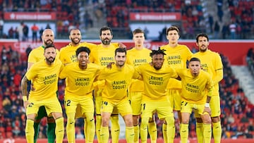 MALLORCA, SPAIN - FEBRUARY 18: Players of Villarreal CF line up for a team photo prior to the LaLiga Santander match between RCD Mallorca and Villarreal CF at Estadi Mallorca Son Moix on February 18, 2023 in Mallorca, Spain. (Photo by Cristian Trujillo/Quality Sport Images/Getty Images)