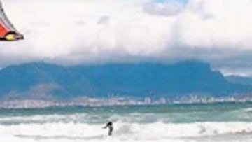 <b>KITE SURF. </b>José Luengo iniciará la competición con su cometa.