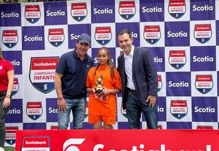 ¡Notable! Los dos penales que atajó la nueva estrella del Campeonato Scotiabank