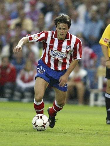 Jugó con el Atlético de Madrid la temporada 2003-04.