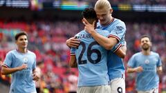 London (United Kingdom), 21/04/2023.- Riyad Mahrez (C-L) of Manchester City celebrates with teammate Erling Haaland (C-R) after scoring the 2-0 lead during the FA Cup semi final match between Manchester City vs Sheffield United in London, Britain, 22 April 2023. (Reino Unido, Londres) EFE/EPA/TOLGA AKMEN EDITORIAL USE ONLY. No use with unauthorized audio, video, data, fixture lists, club/league logos or 'live' services. Online in-match use limited to 120 images, no video emulation. No use in betting, games or single club/league/player publications.
