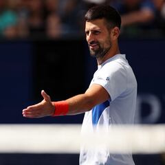 Djokovic deja plantado a Rune y siembra dudas
