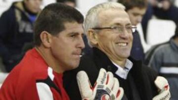 <b>AVENTURA.</b> Benito Floro, ex técnico, del Real Madrid, dirigirá desde enero próximo al Barcelona de Guayaquil, de la Primera División de Ecuador, según aseguró hoy Eduardo Maruri, presidente del club.