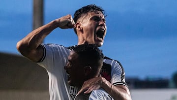 Católica va por otro golpe en el mercado: quiere a un chileno que juega en el exterior