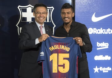 La presentación de Paulinho con el Barcelona en imágenes