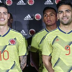 La Selección Colombia presenta su nueva camiseta en Japón