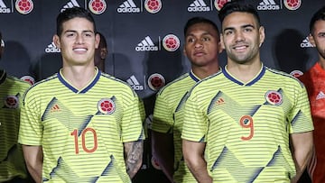 James Rodr&iacute;guez y Falcao con la nueva de la Selecci&oacute;n Colombia