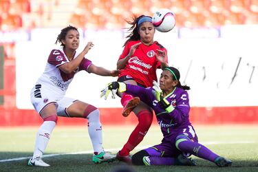 En la portería tenemos a Zitlalli Gazga del Veracruz. Fue parte fundamental en un equipo que mejoró notablemente su rendimiento en comparación con la temporada pasada. 